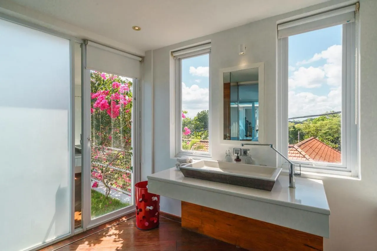 Villa Tykhe Seminyak Indonesien